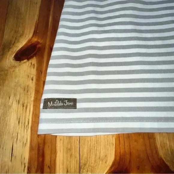 Matilda Jane striped pull over gray white striped 3/4 sleeves Super cute &comfy - Picture 2 of 9